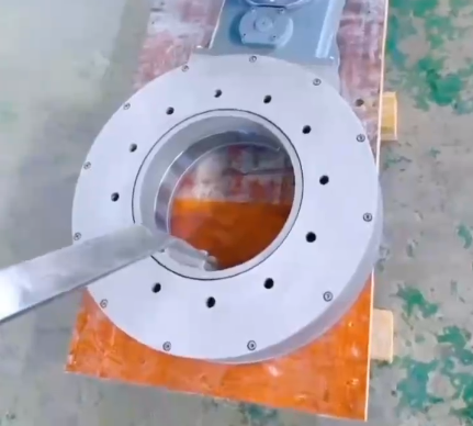 破拱機